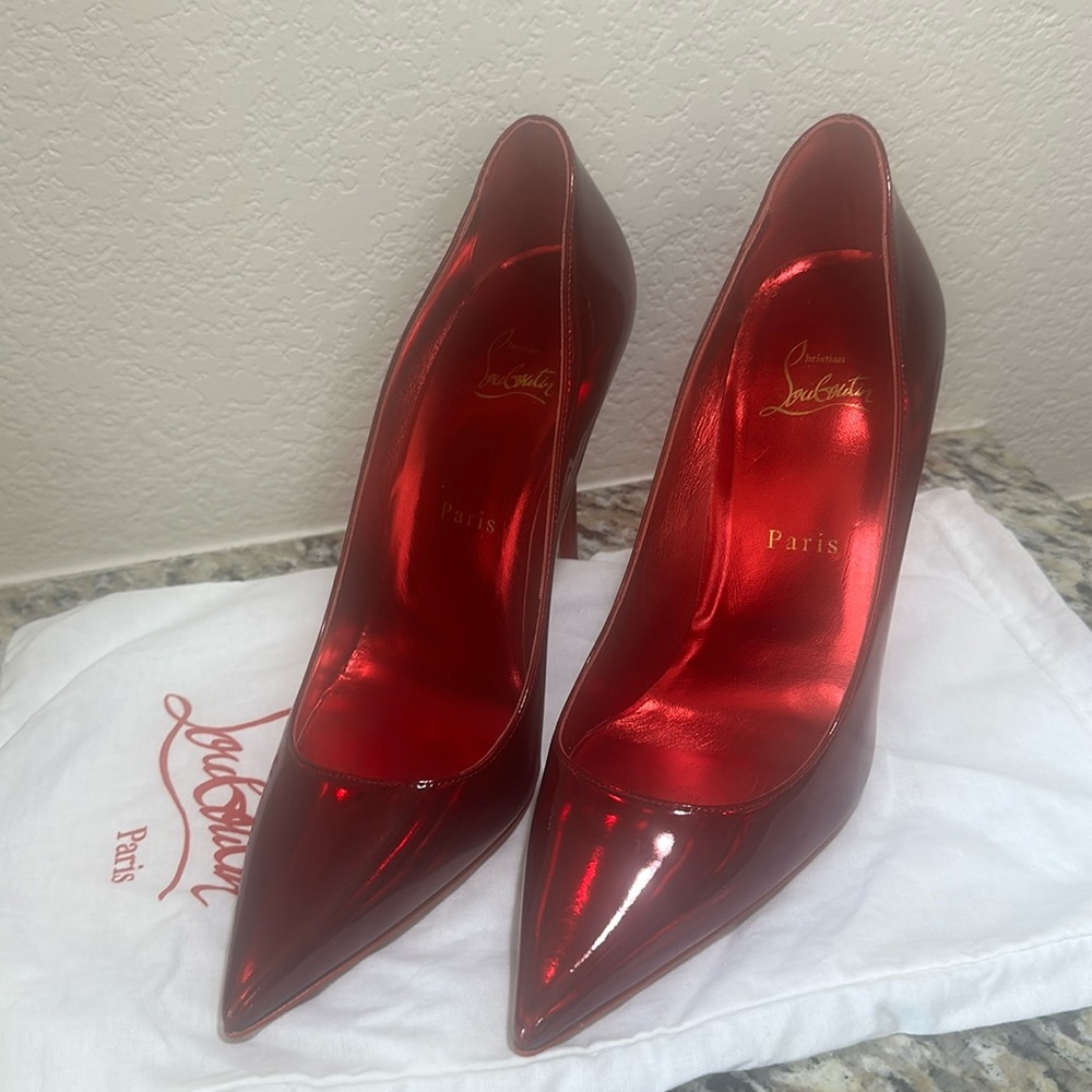 Christian Louboutin Red Patent Leather Stiletto Pointed Toe Pumps Size 39.